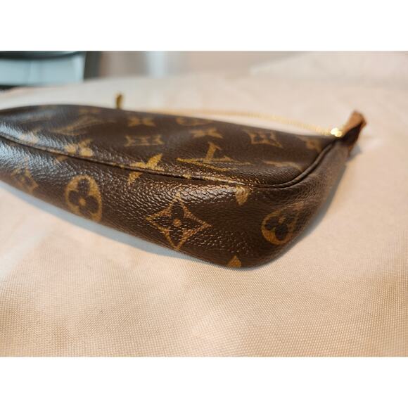 Louis Vuitton Pochette Accessoires Monogram LV Canvas Shoulder Bag Vintage - Picture 5 of 15